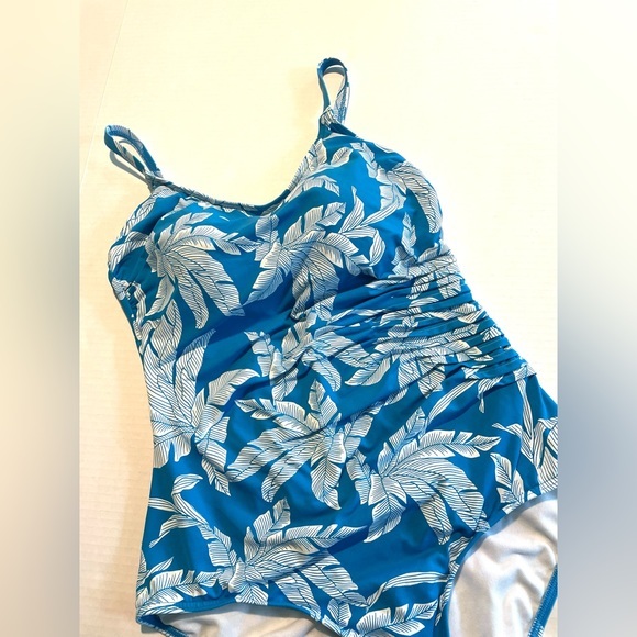 Seekers Australia One Piece Tropical Leaves Blue White Swimsuit Women’s 6‎ NWOT - Picture 3 of 10